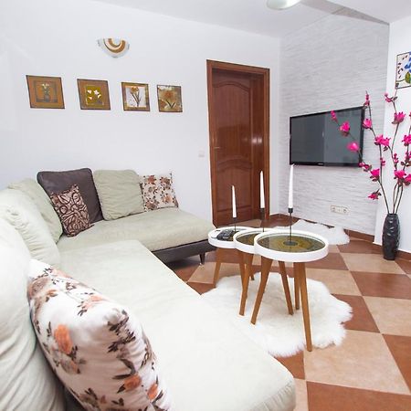 Lea Apartment Бар Екстериор снимка