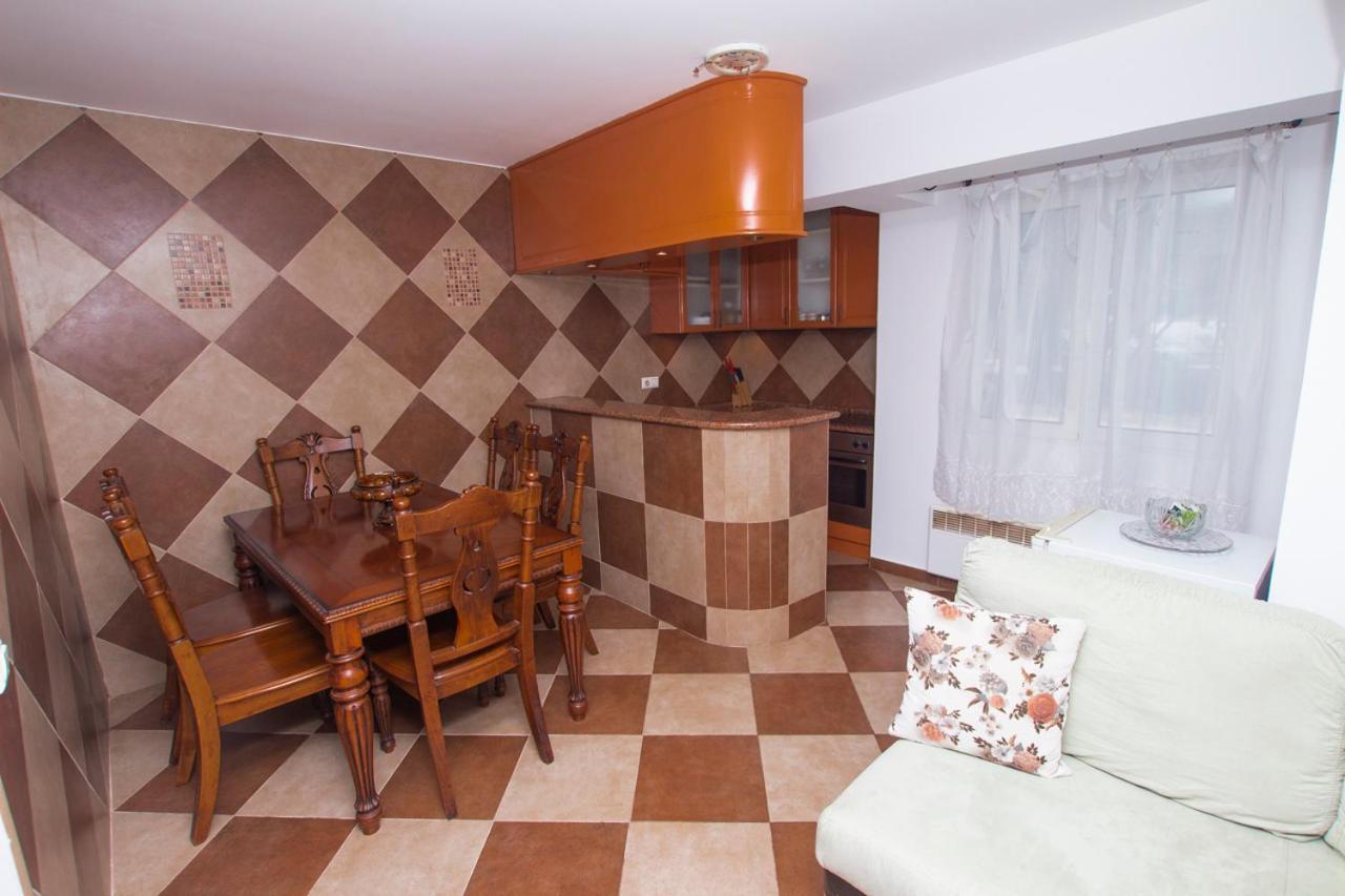Lea Apartment Бар Екстериор снимка