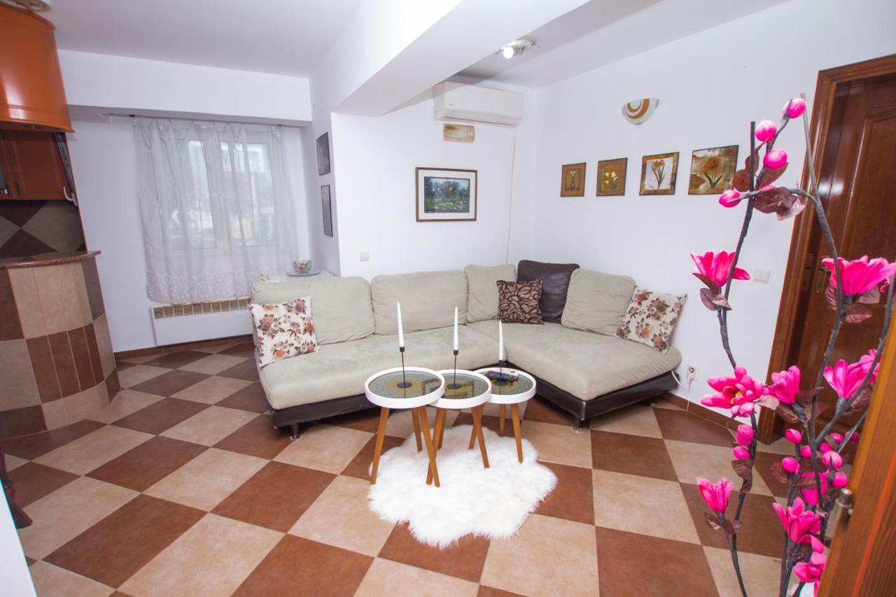 Lea Apartment Бар Екстериор снимка