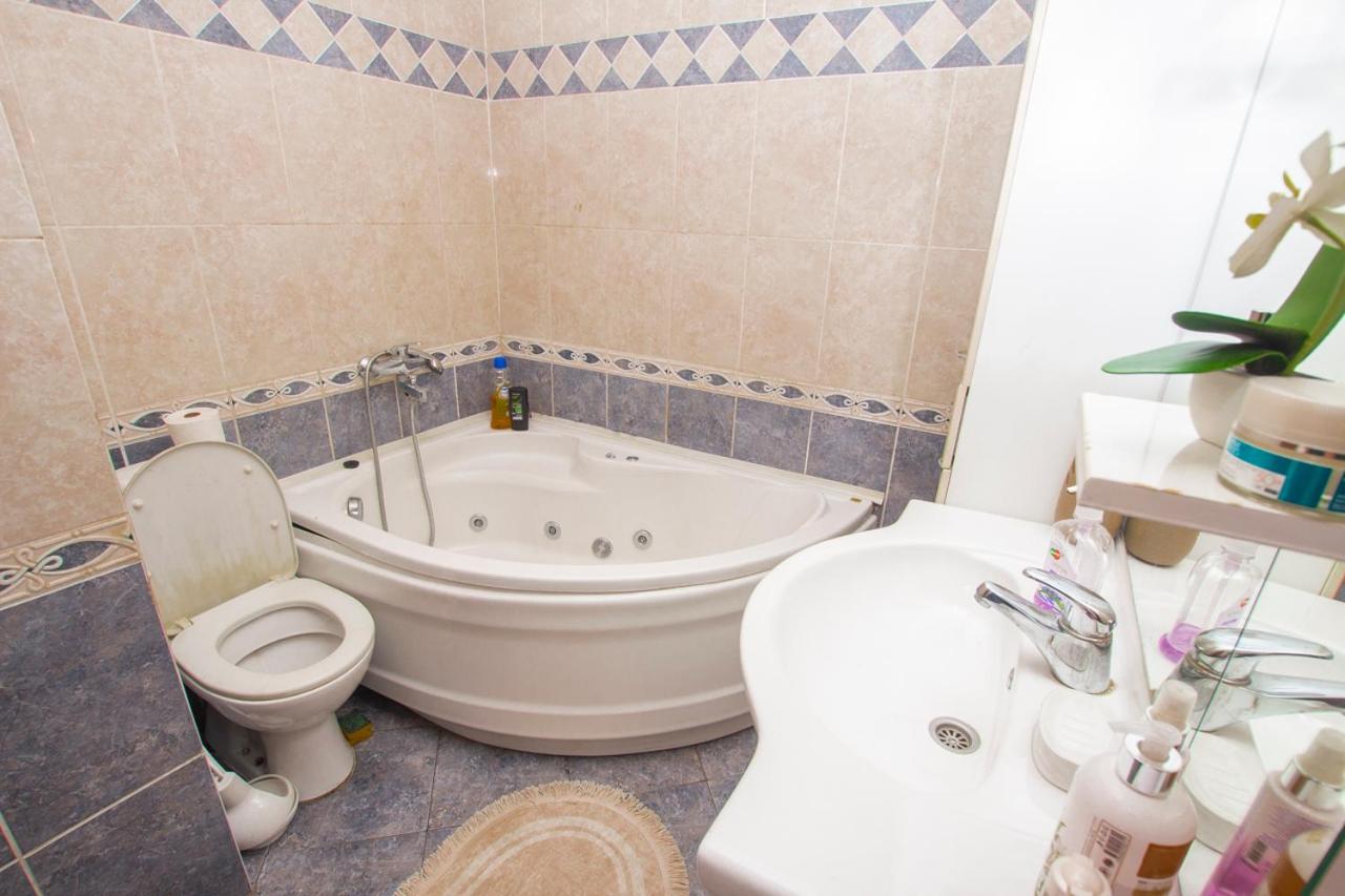 Lea Apartment Бар Екстериор снимка
