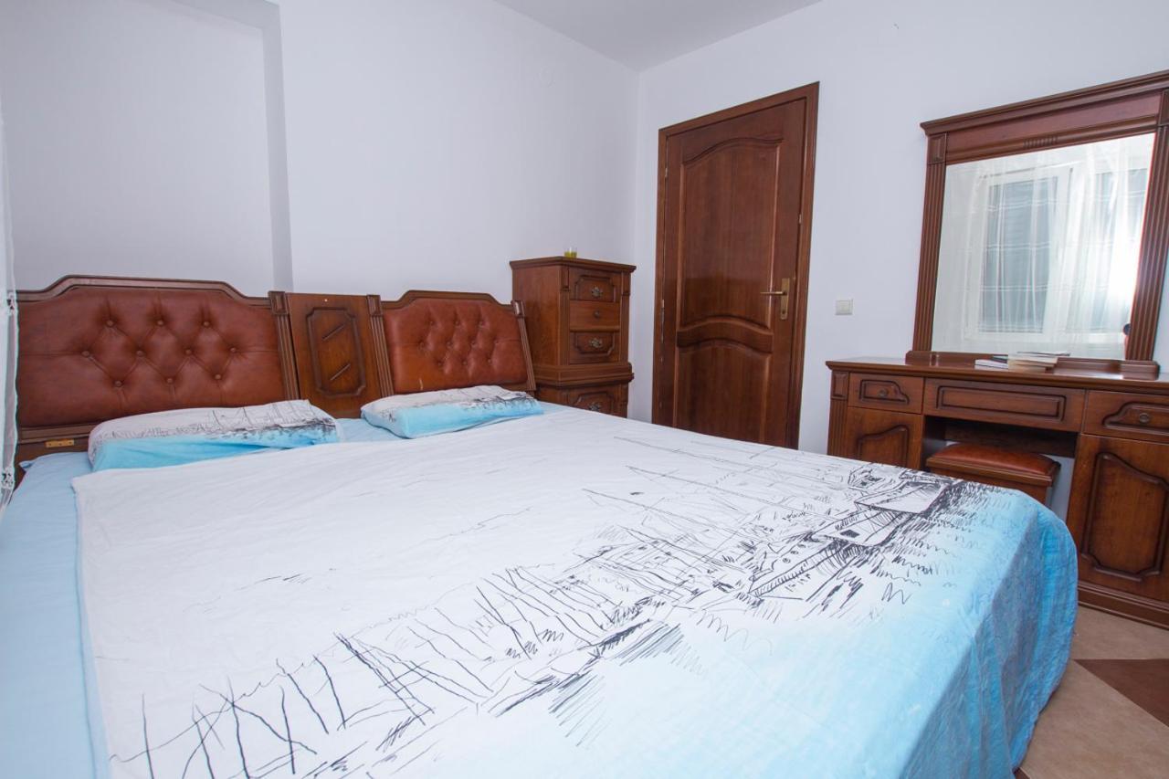 Lea Apartment Бар Екстериор снимка