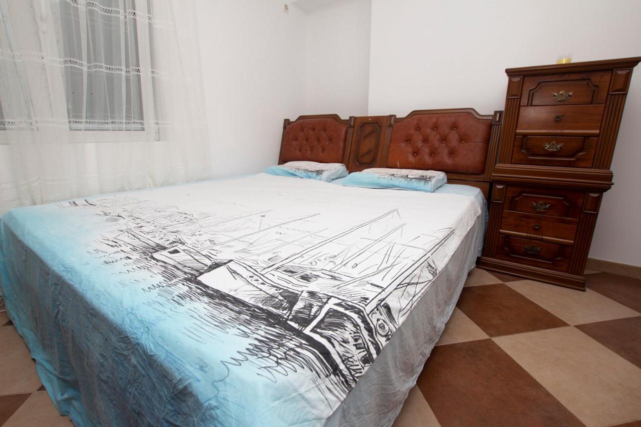 Lea Apartment Бар Екстериор снимка