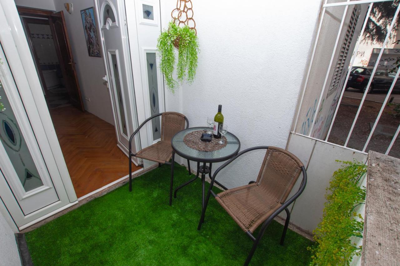 Lea Apartment Бар Екстериор снимка