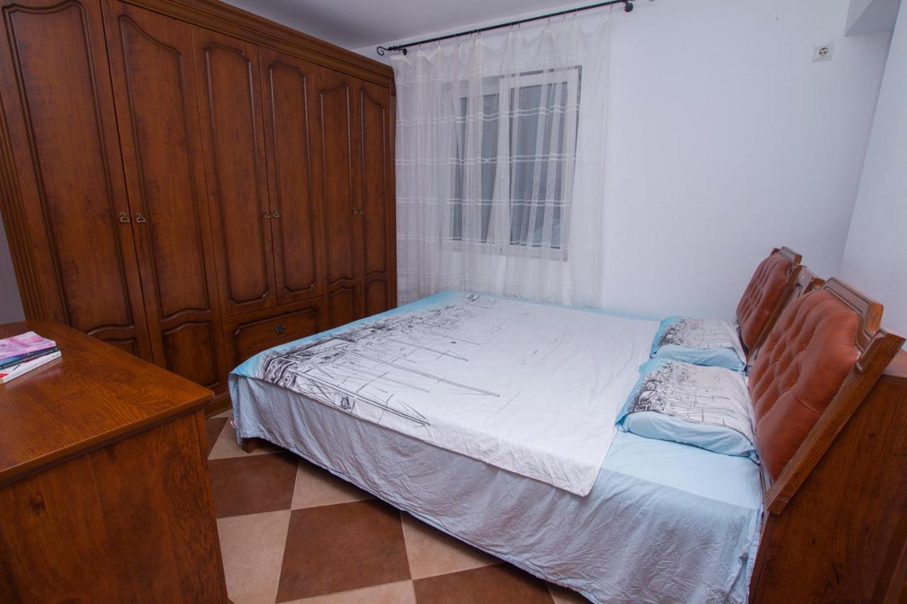 Lea Apartment Бар Екстериор снимка